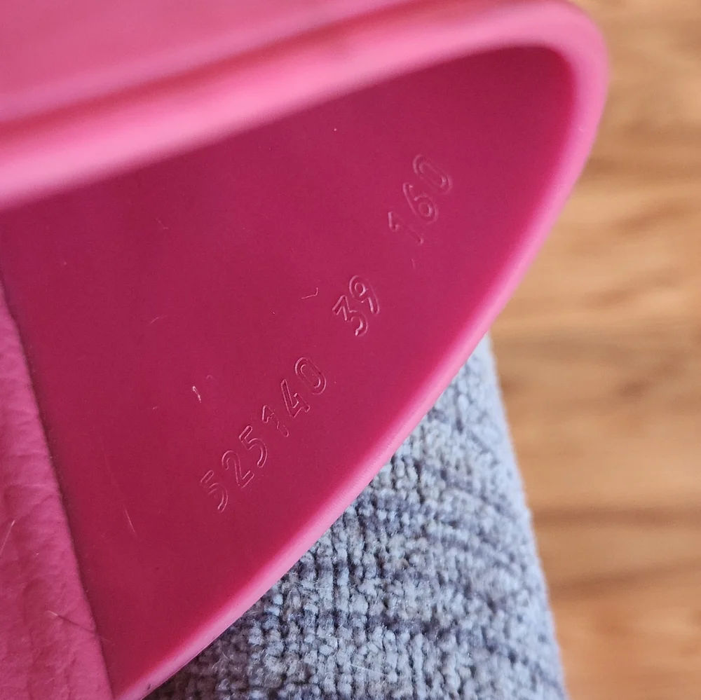 Gucci Pink Slide Sandals - Picture 10 of 15